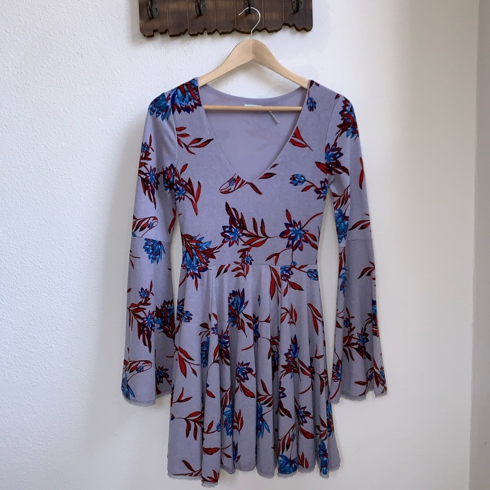Kimchi Blue | UO Flroal Bell Sleeve Mini Dress - Picture 3 of 8
